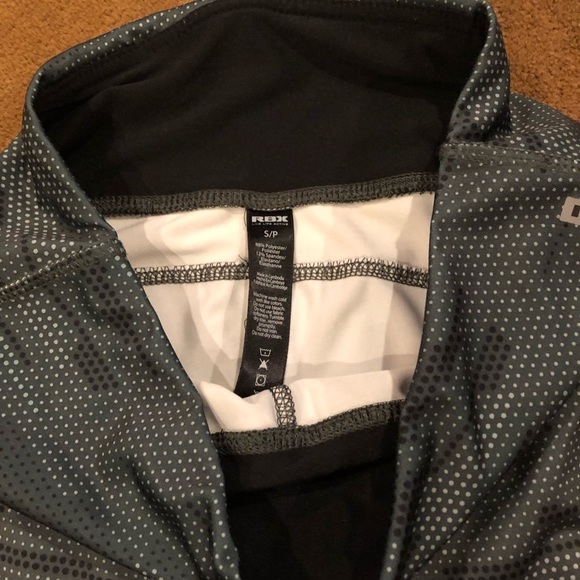 Reebok Crop Leggings with Mesh Woman’s Sz S - Picture 3 of 6